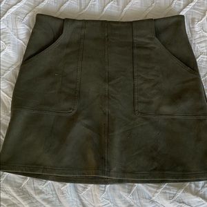 OLIVE UTILITY SKIRT